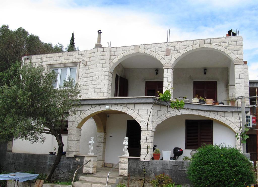 Apartmans And Rooms Dunjini Dvori Korcula Town Exterior photo