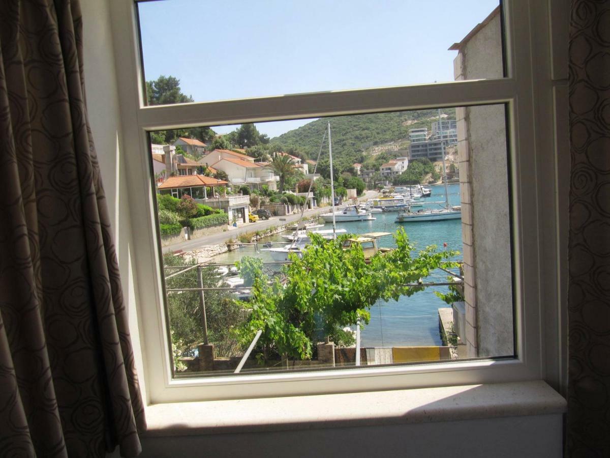 Apartmans And Rooms Dunjini Dvori Korcula Town Exterior photo