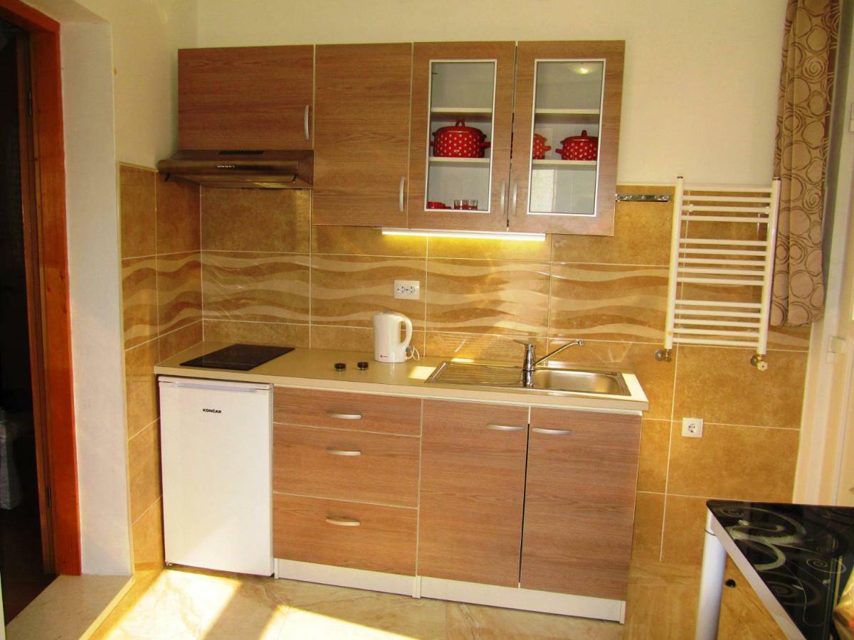 Apartmans And Rooms Dunjini Dvori Korcula Town Exterior photo