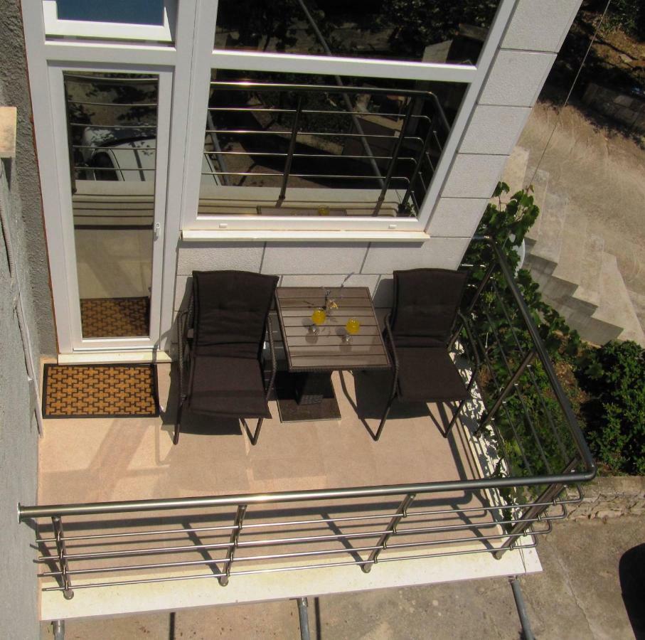 Apartmans And Rooms Dunjini Dvori Korcula Town Exterior photo