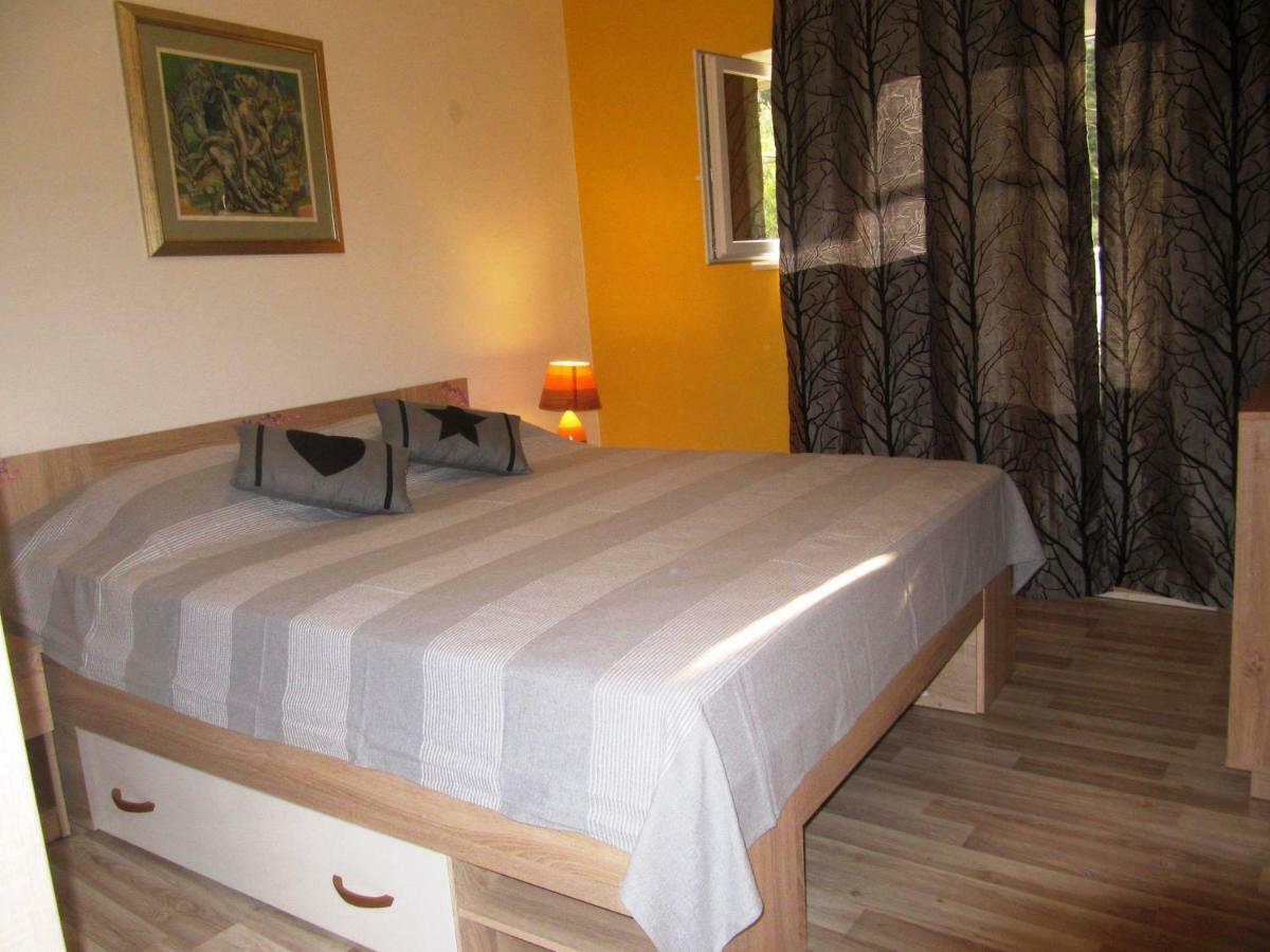 Apartmans And Rooms Dunjini Dvori Korcula Town Exterior photo