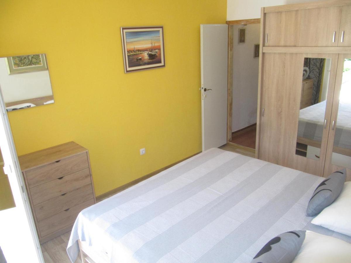 Apartmans And Rooms Dunjini Dvori Korcula Town Exterior photo